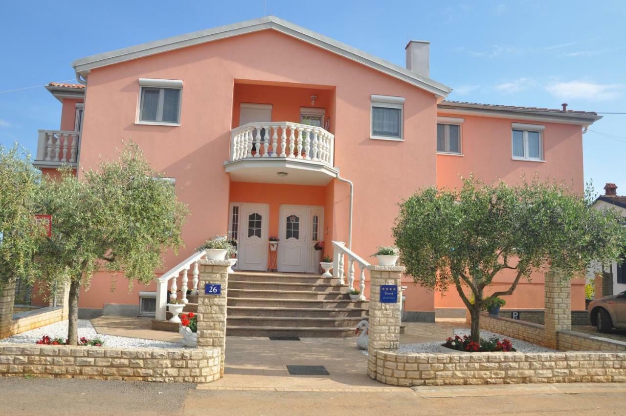 Apartments Rosa Umag Eksteriør bilde